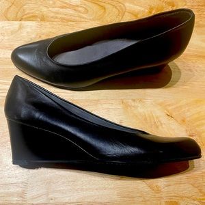 Stuart Weitzman black wedge